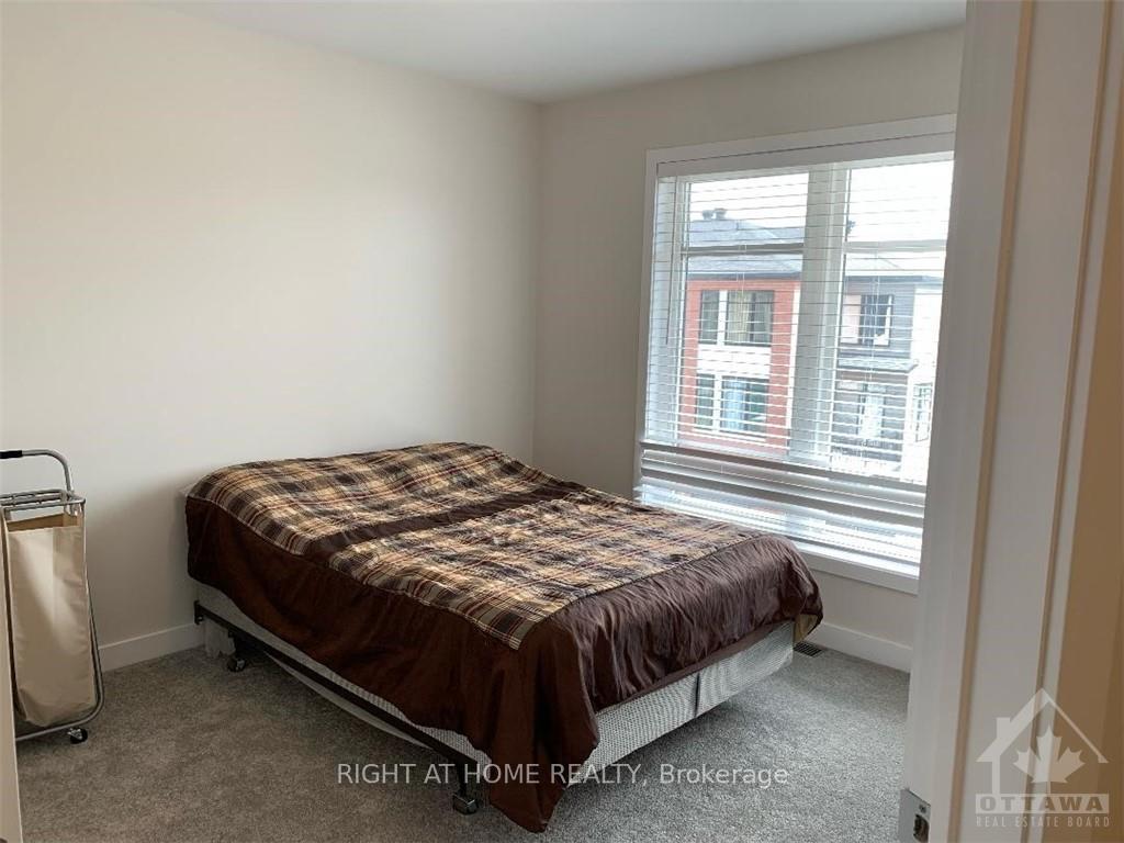 Photo 6 of 669 Corporal, Ottawa, Blossom Park/Kemp Park/Findlay Creek — HOMEH