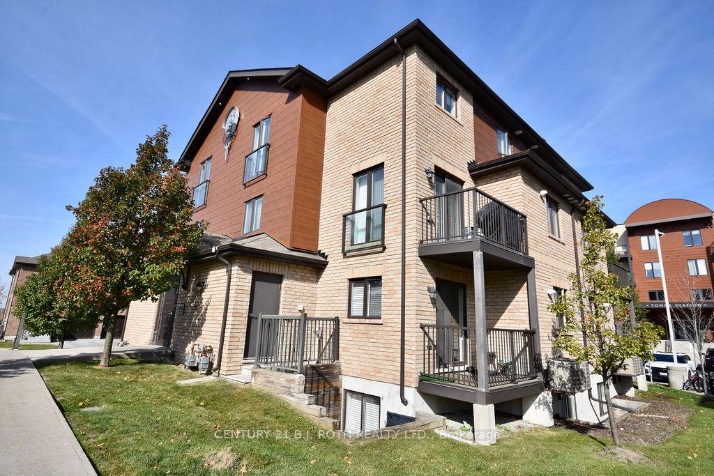 Front of Unit 5, 25 Madelaine Drive