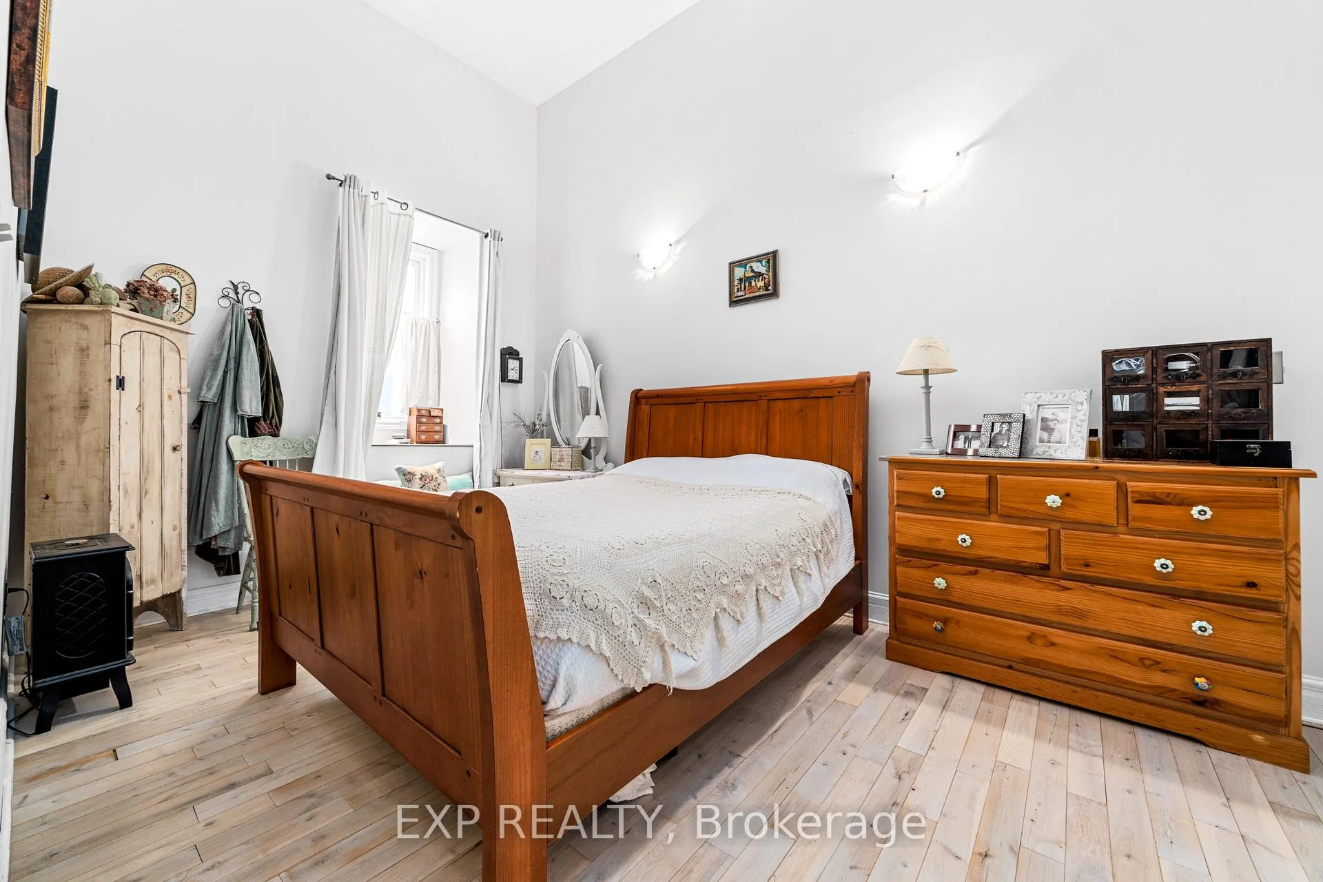 Photo 24 of Unit 1, 393 Front Street, Belleville, Belleville Ward — HOMEH