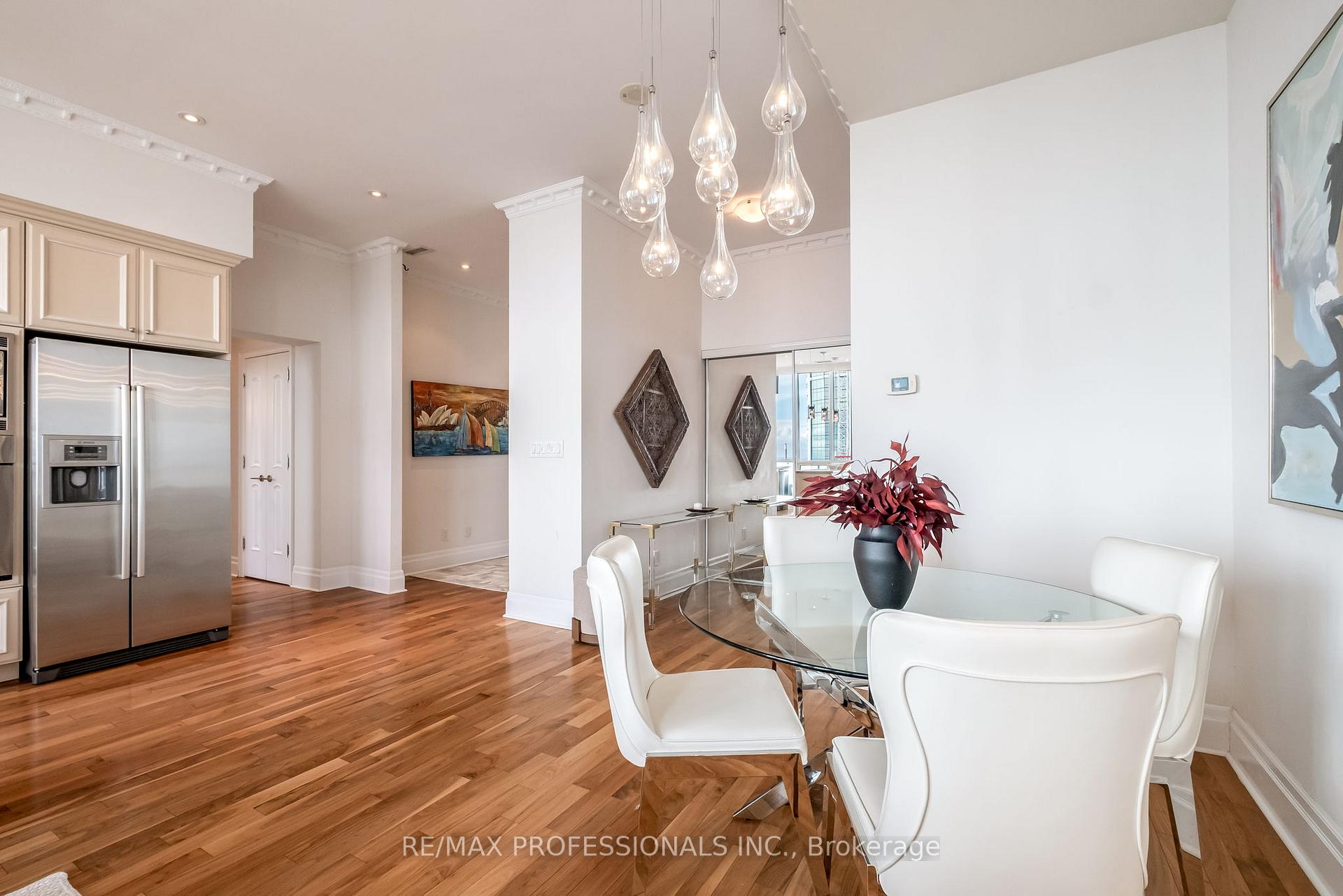 Photo 7 of Unit 5304, 16 Harbour Street, Toronto, Waterfront Communities — HOMEH