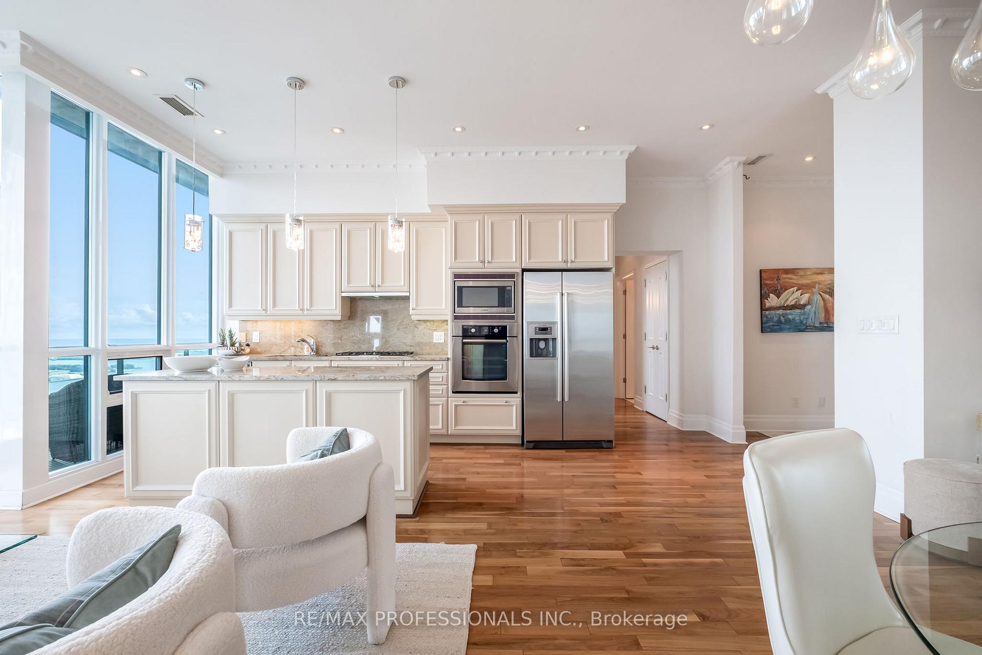 Photo 9 of Unit 5304, 16 Harbour Street, Toronto, Waterfront Communities — HOMEH
