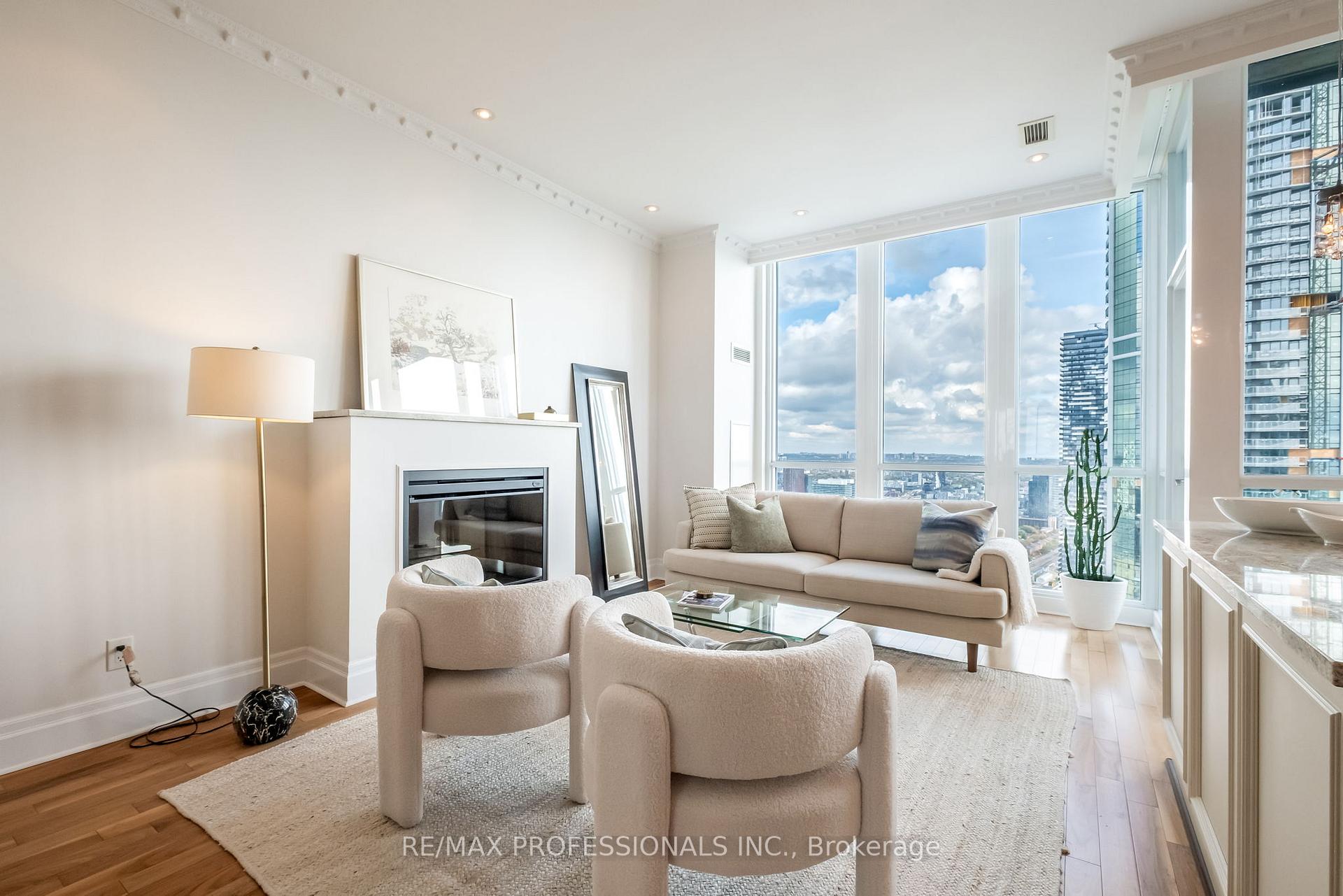 Photo 11 of Unit 5304, 16 Harbour Street, Toronto, Waterfront Communities — HOMEH