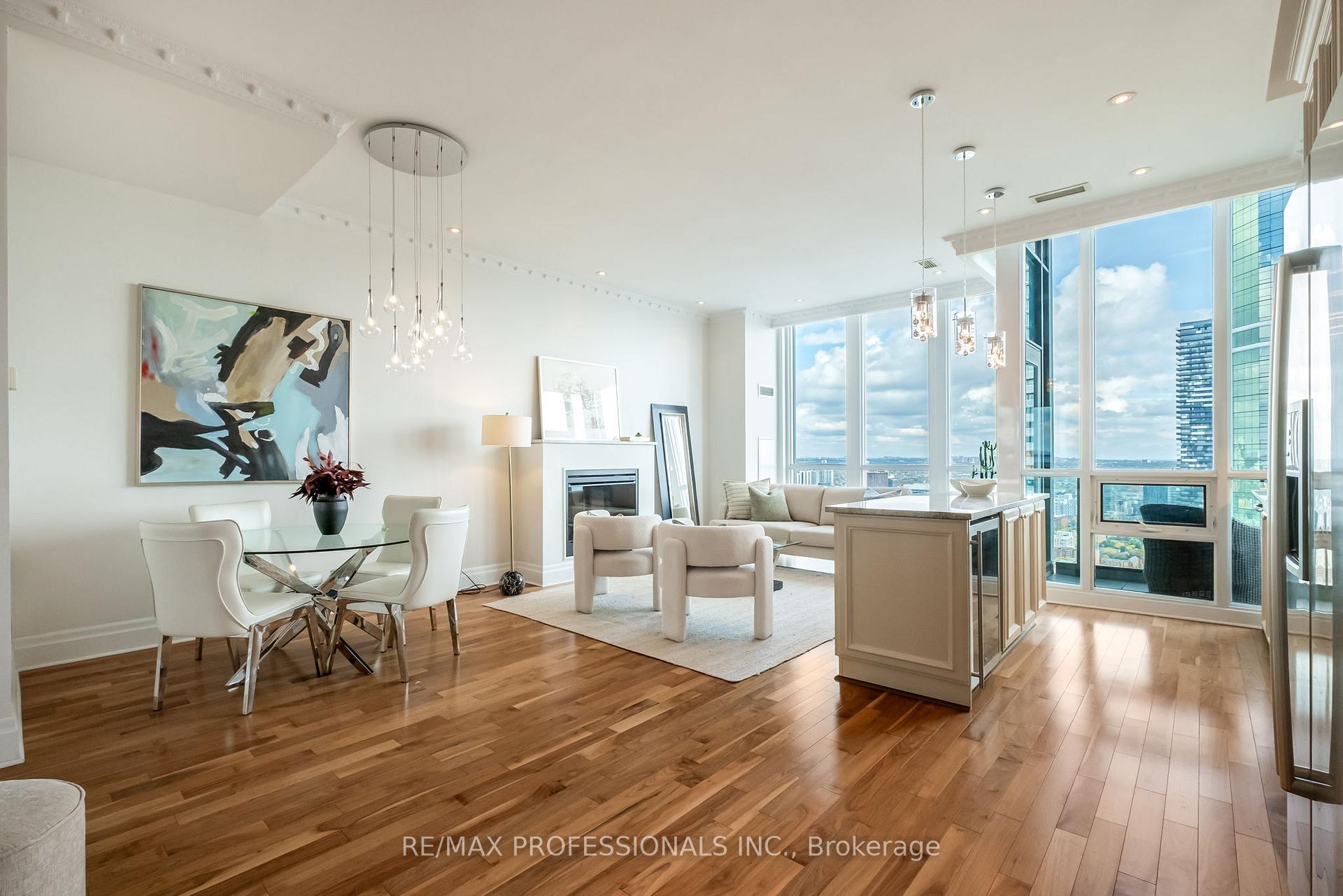 Photo 12 of Unit 5304, 16 Harbour Street, Toronto, Waterfront Communities — HOMEH