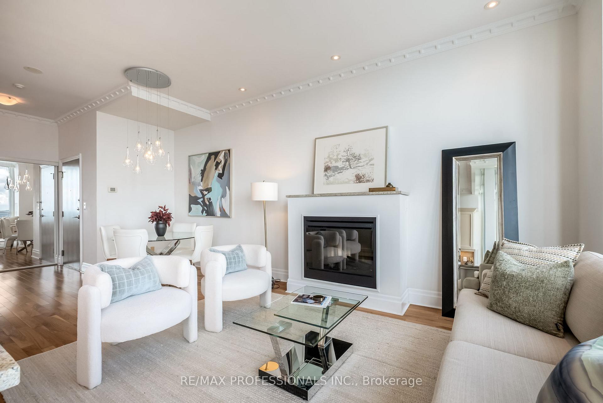 Photo 17 of Unit 5304, 16 Harbour Street, Toronto, Waterfront Communities — HOMEH