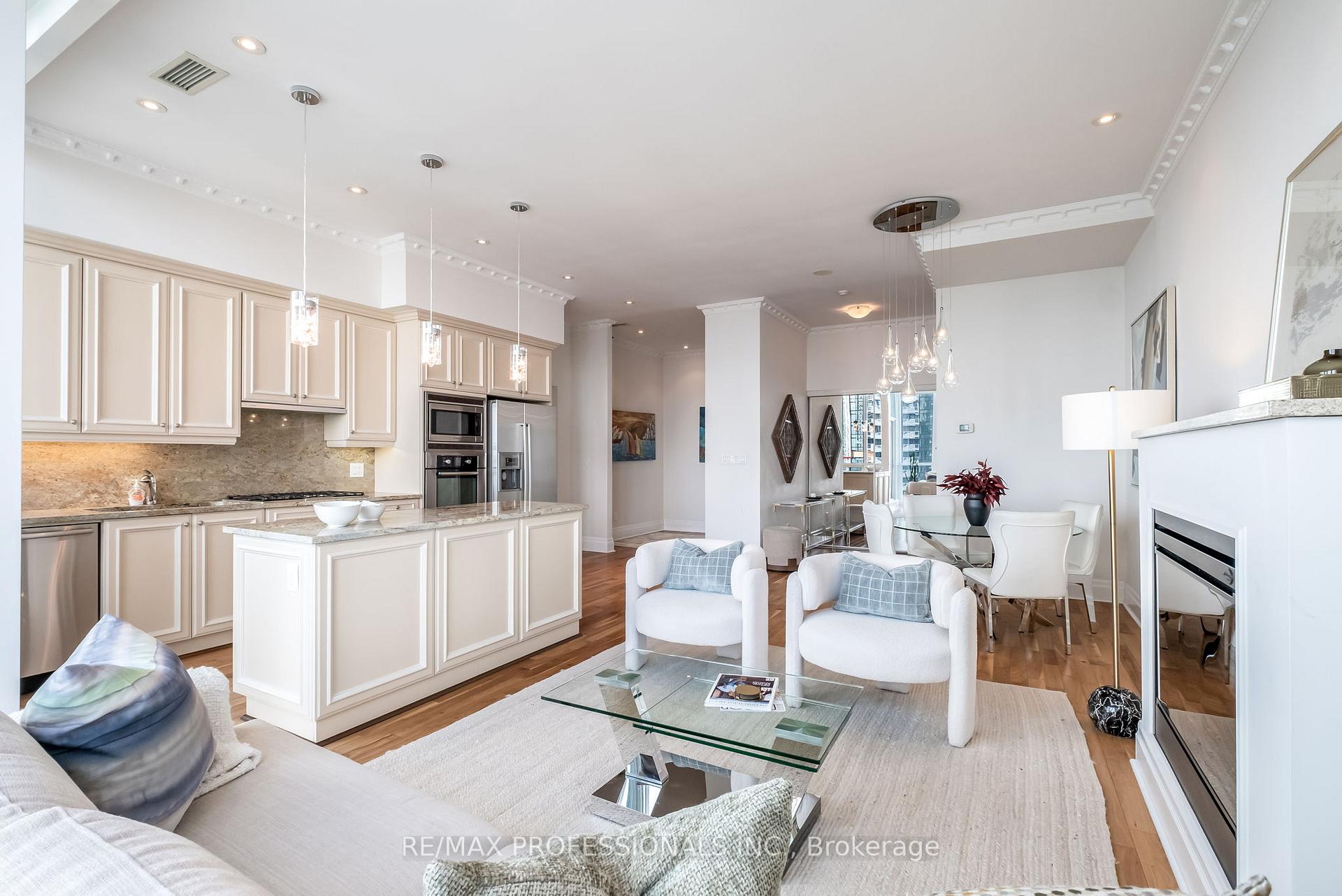 Photo 20 of Unit 5304, 16 Harbour Street, Toronto, Waterfront Communities — HOMEH