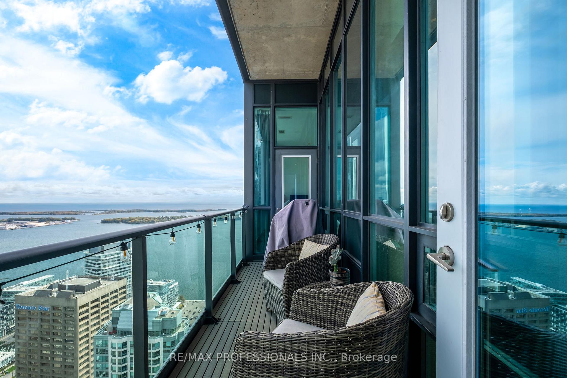 Photo 38 of Unit 5304, 16 Harbour Street, Toronto, Waterfront Communities — HOMEH