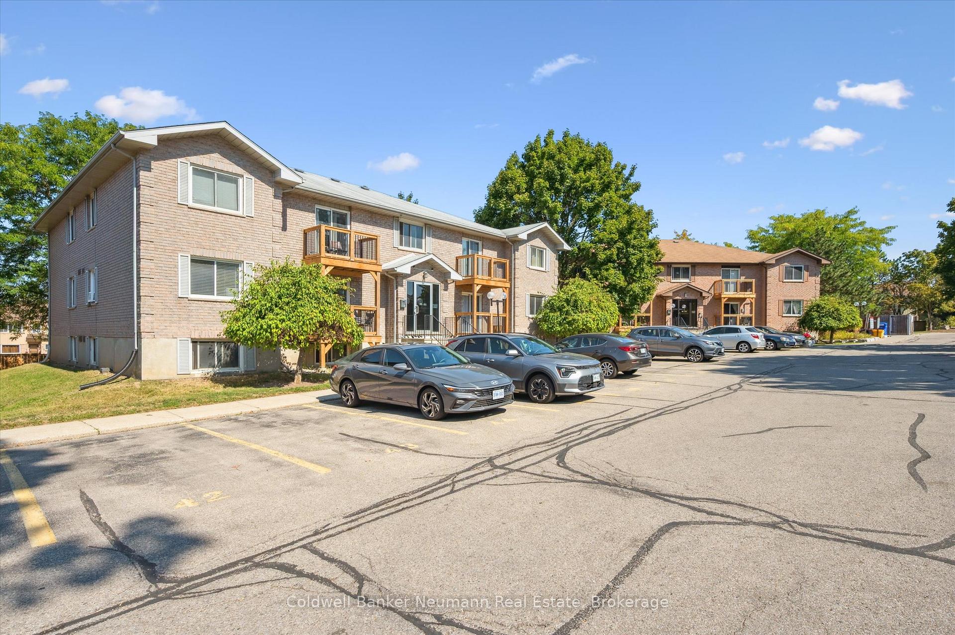 Photo 2 of Unit 204, 266 Overlea Drive, Kitchener — HOMEH