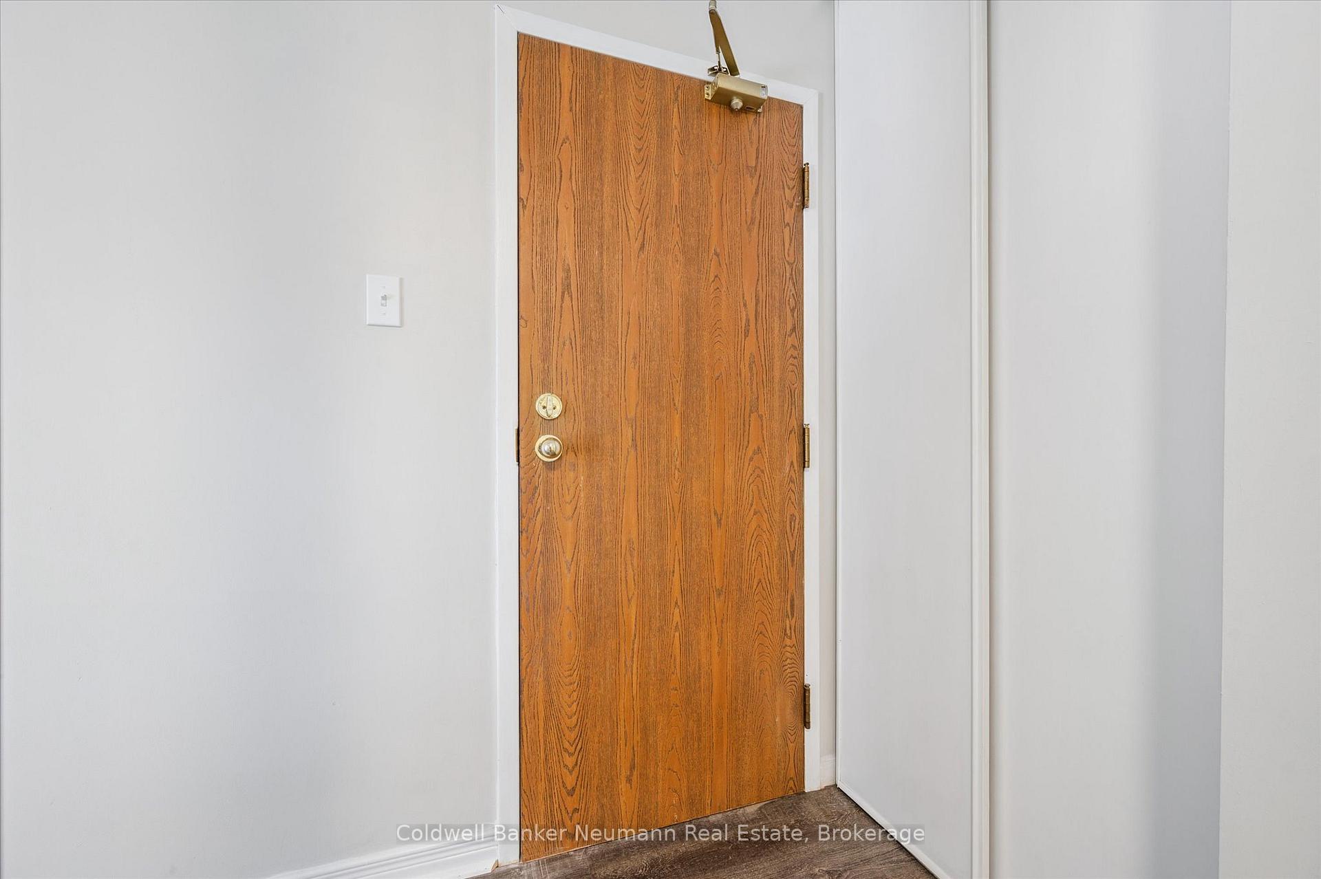 Photo 5 of Unit 204, 266 Overlea Drive, Kitchener — HOMEH