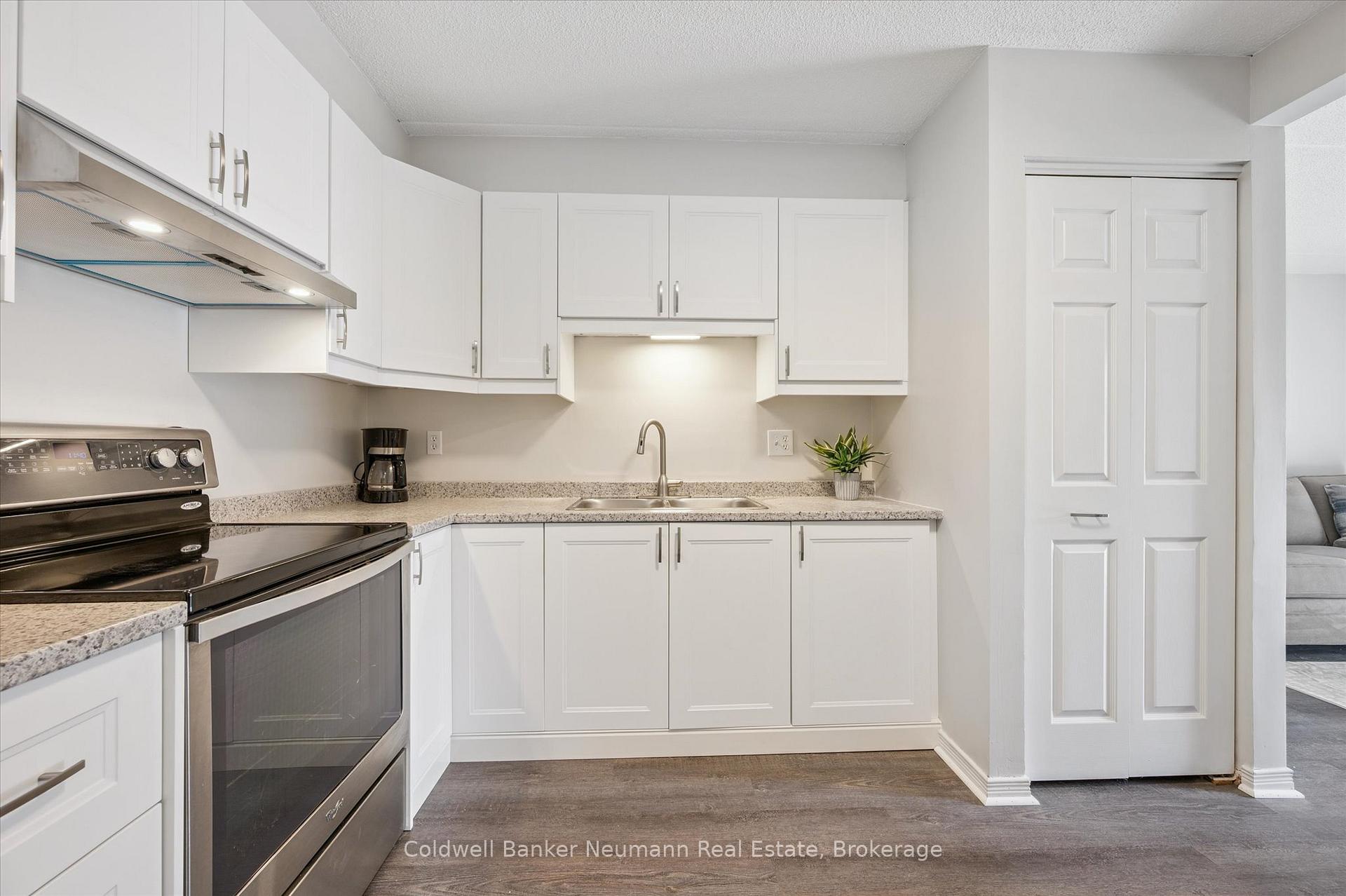 Photo 8 of Unit 204, 266 Overlea Drive, Kitchener — HOMEH