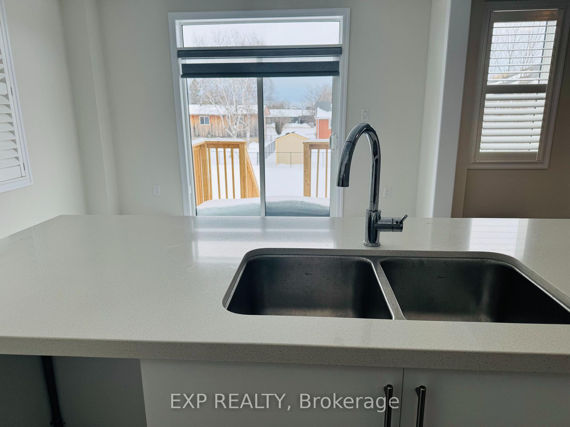 Photo 12 of 299 Quebec Street, Clearview, Stayner — HOMEH