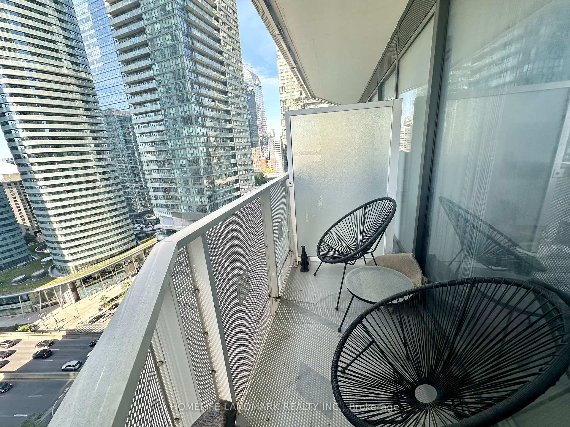 Photo 12 of Unit 1911, 100 Harbour Street, Toronto, Waterfront Communities — HOMEH