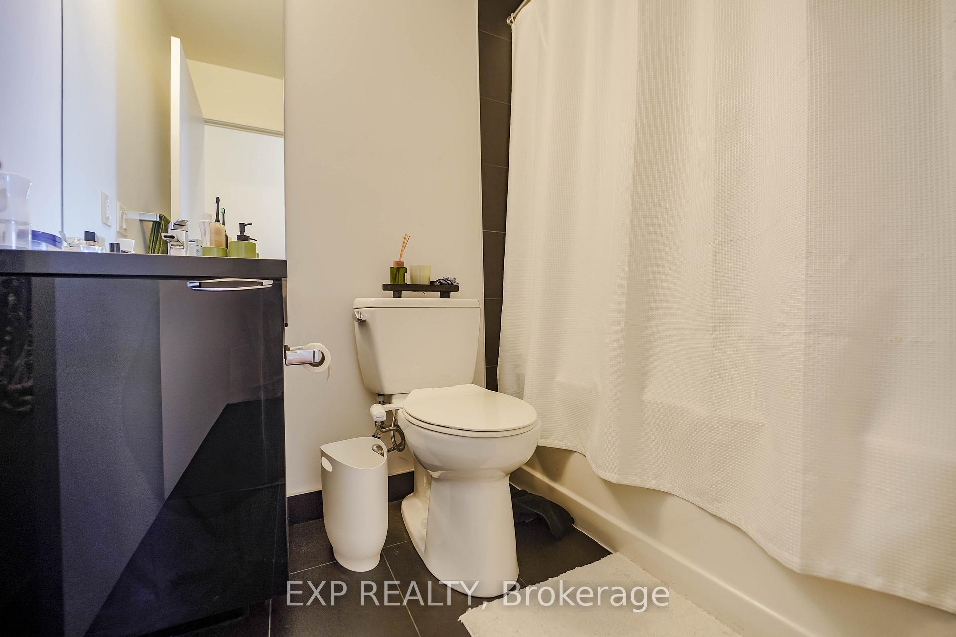 Photo 17 of Unit 5505, 8 Eglinton Avenue E, Toronto, Mount Pleasant West — HOMEH