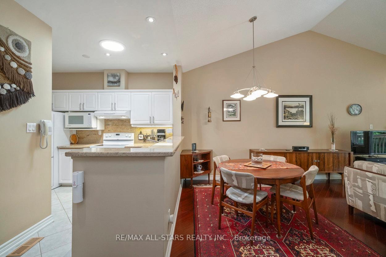 Photo 7 of 14 Kingfisher Cove Way, Markham, Greensborough — HOMEH