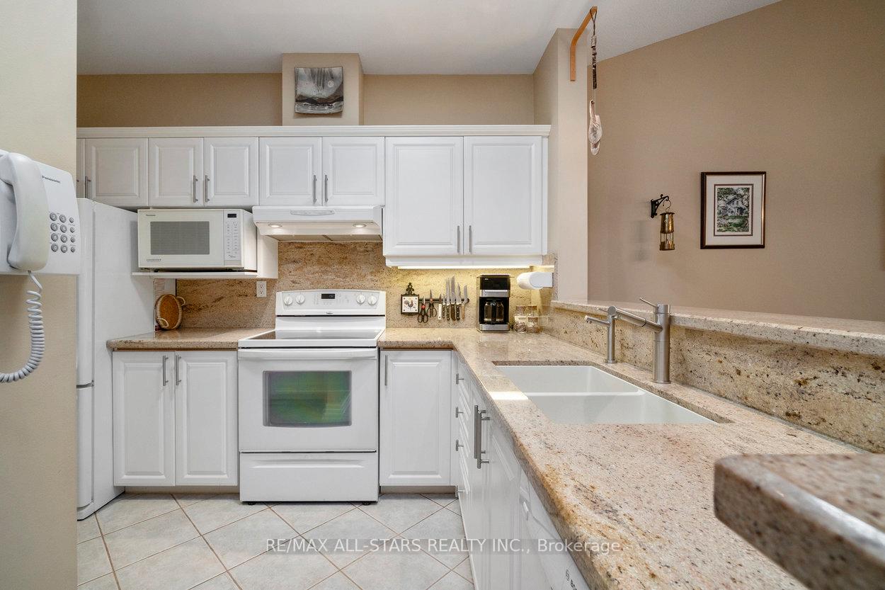 Photo 9 of 14 Kingfisher Cove Way, Markham, Greensborough — HOMEH