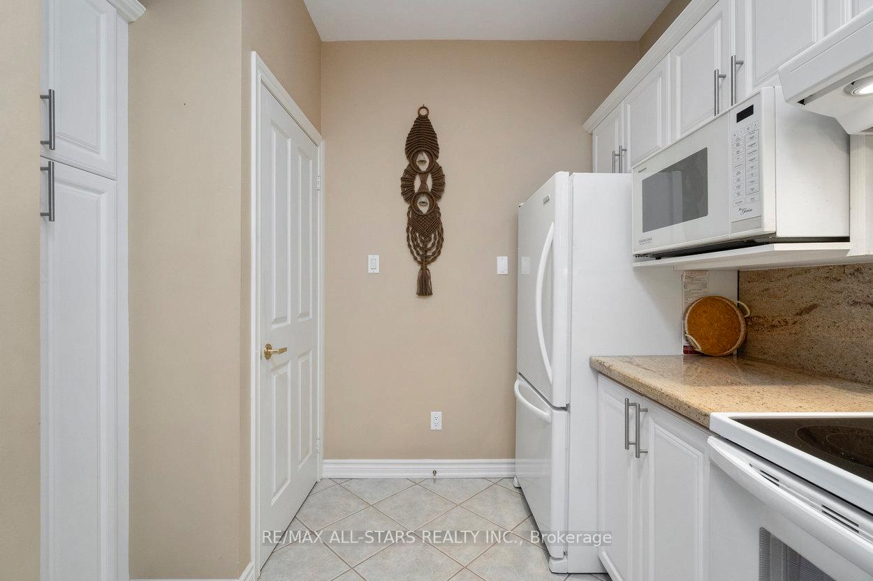 Photo 12 of 14 Kingfisher Cove Way, Markham, Greensborough — HOMEH
