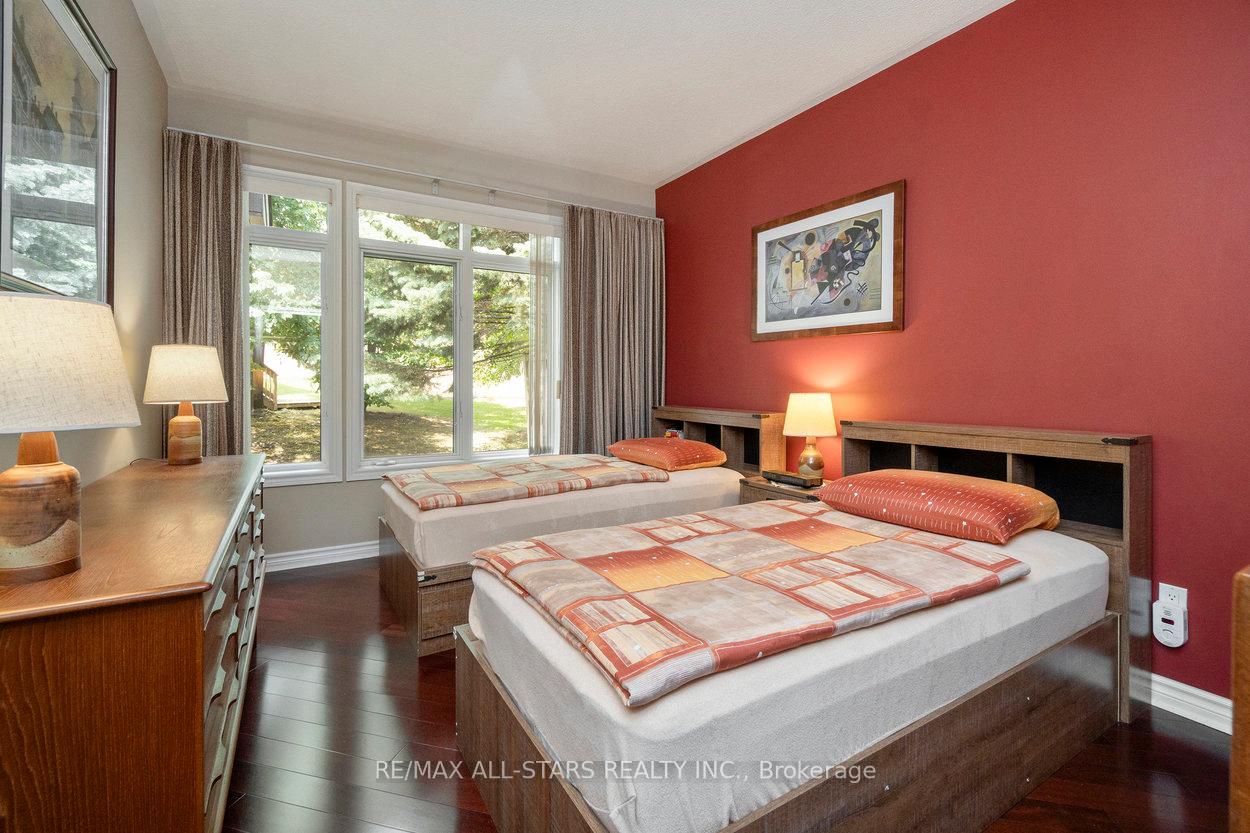 Photo 13 of 14 Kingfisher Cove Way, Markham, Greensborough — HOMEH