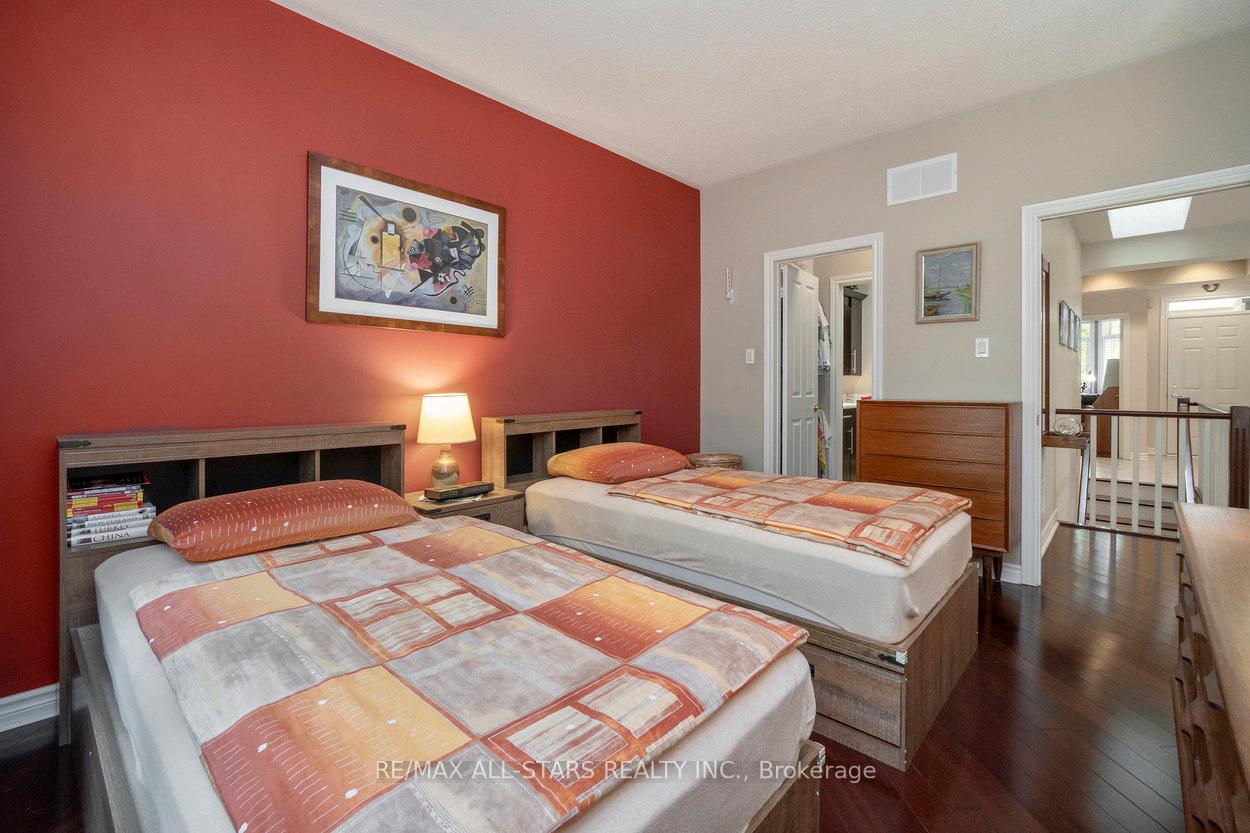 Photo 14 of 14 Kingfisher Cove Way, Markham, Greensborough — HOMEH