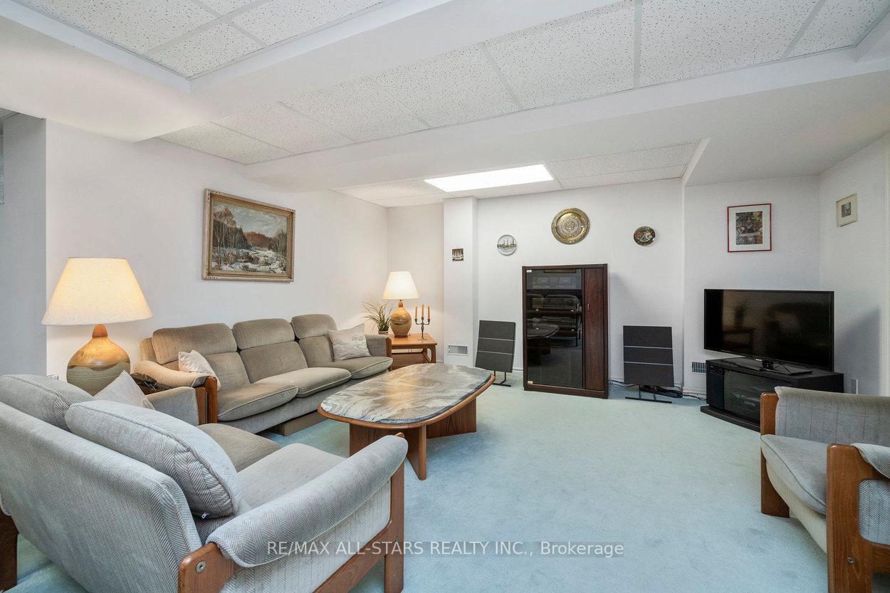 Photo 23 of 14 Kingfisher Cove Way, Markham, Greensborough — HOMEH