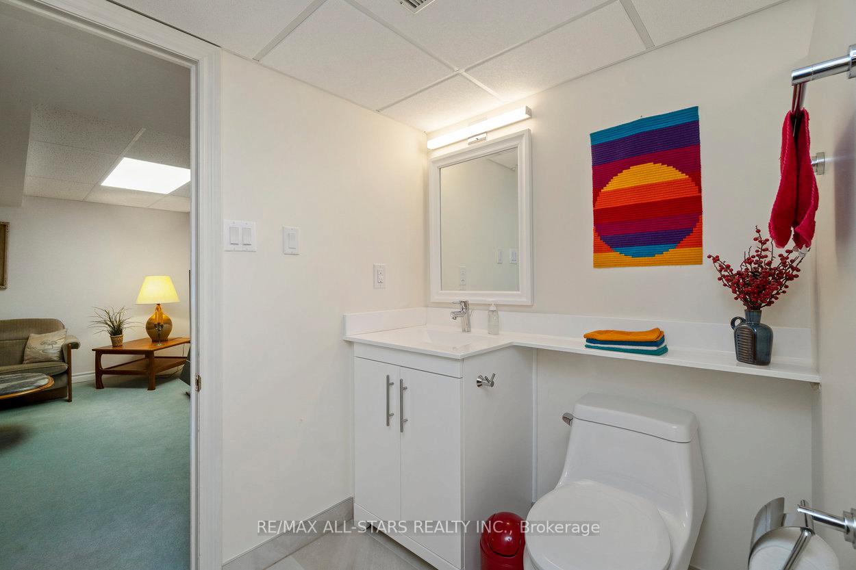 Photo 25 of 14 Kingfisher Cove Way, Markham, Greensborough — HOMEH