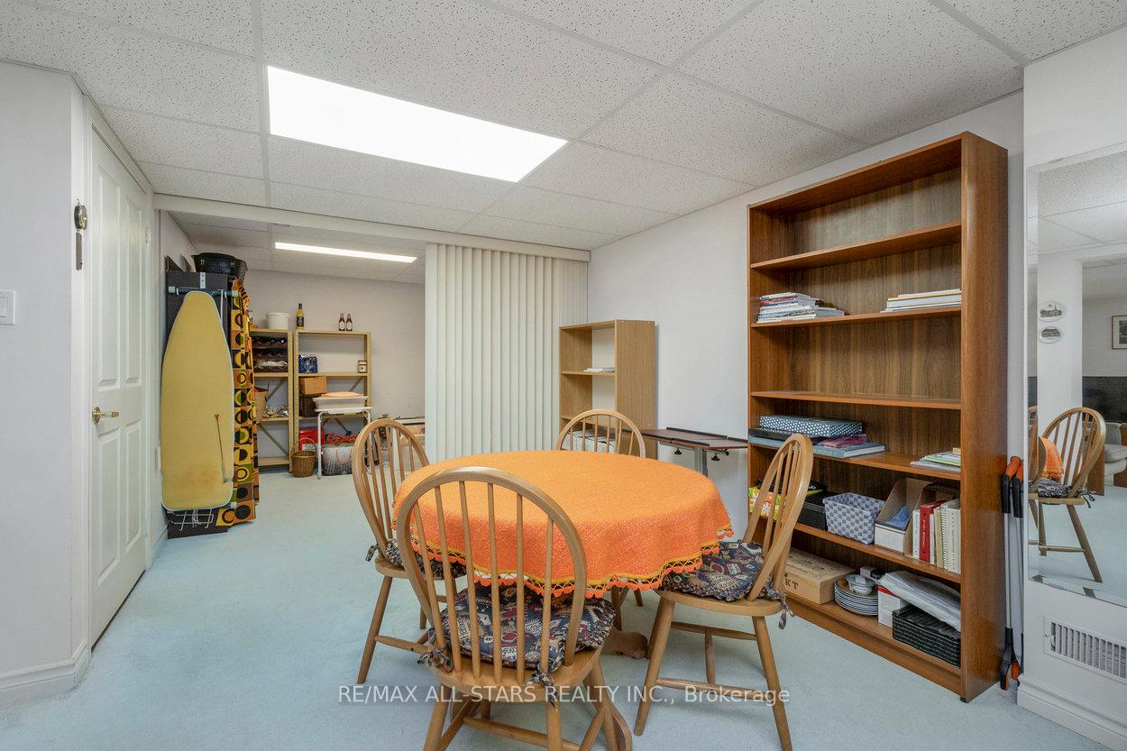 Photo 26 of 14 Kingfisher Cove Way, Markham, Greensborough — HOMEH