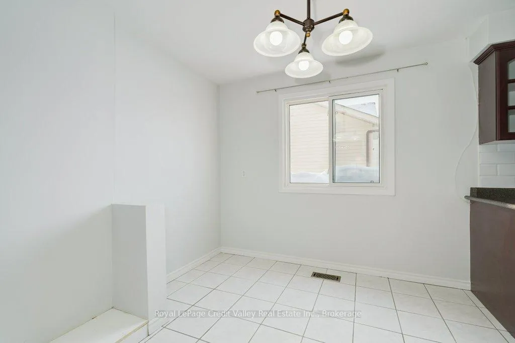 Photo 10 of 376 Hansen Road N, Brampton, Madoc — HOMEH