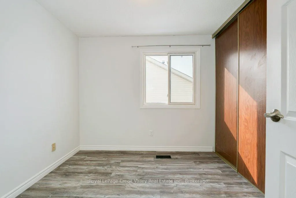 Photo 11 of 376 Hansen Road N, Brampton, Madoc — HOMEH