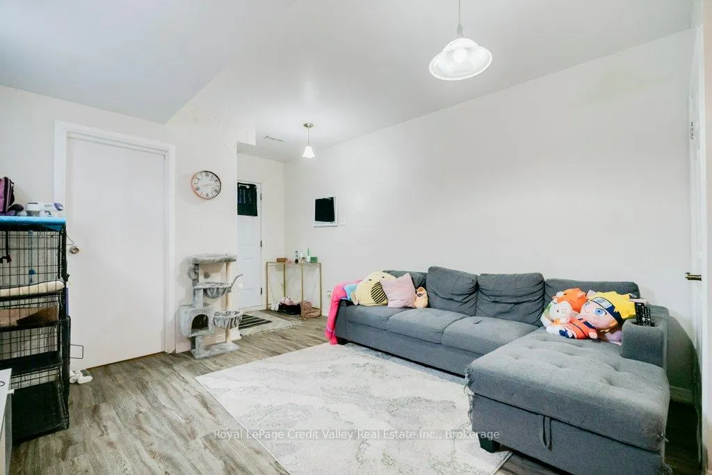 Photo 22 of 376 Hansen Road N, Brampton, Madoc — HOMEH