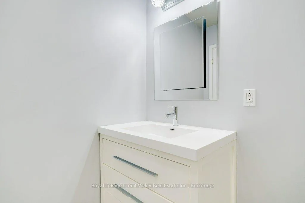 Photo 32 of 376 Hansen Road N, Brampton, Madoc — HOMEH