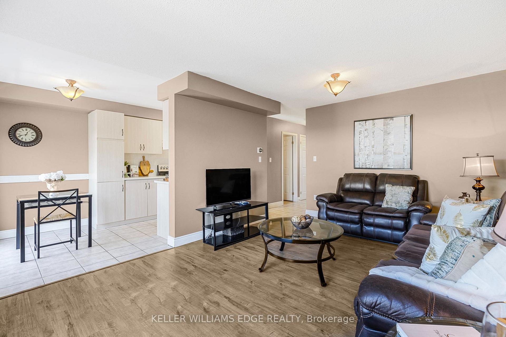 Photo 14 of Unit Unit 40, 104 Frances Avenue, Hamilton, Lakeshore — HOMEH