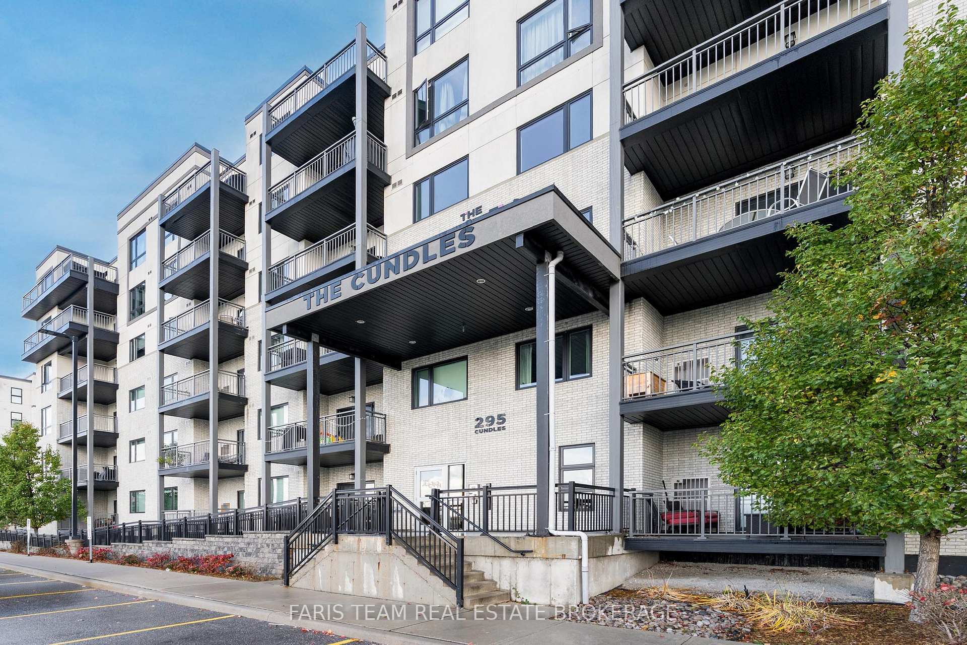 Photo 3 of Unit 403, 295 Cundles Road E, Barrie, Alliance — HOMEH