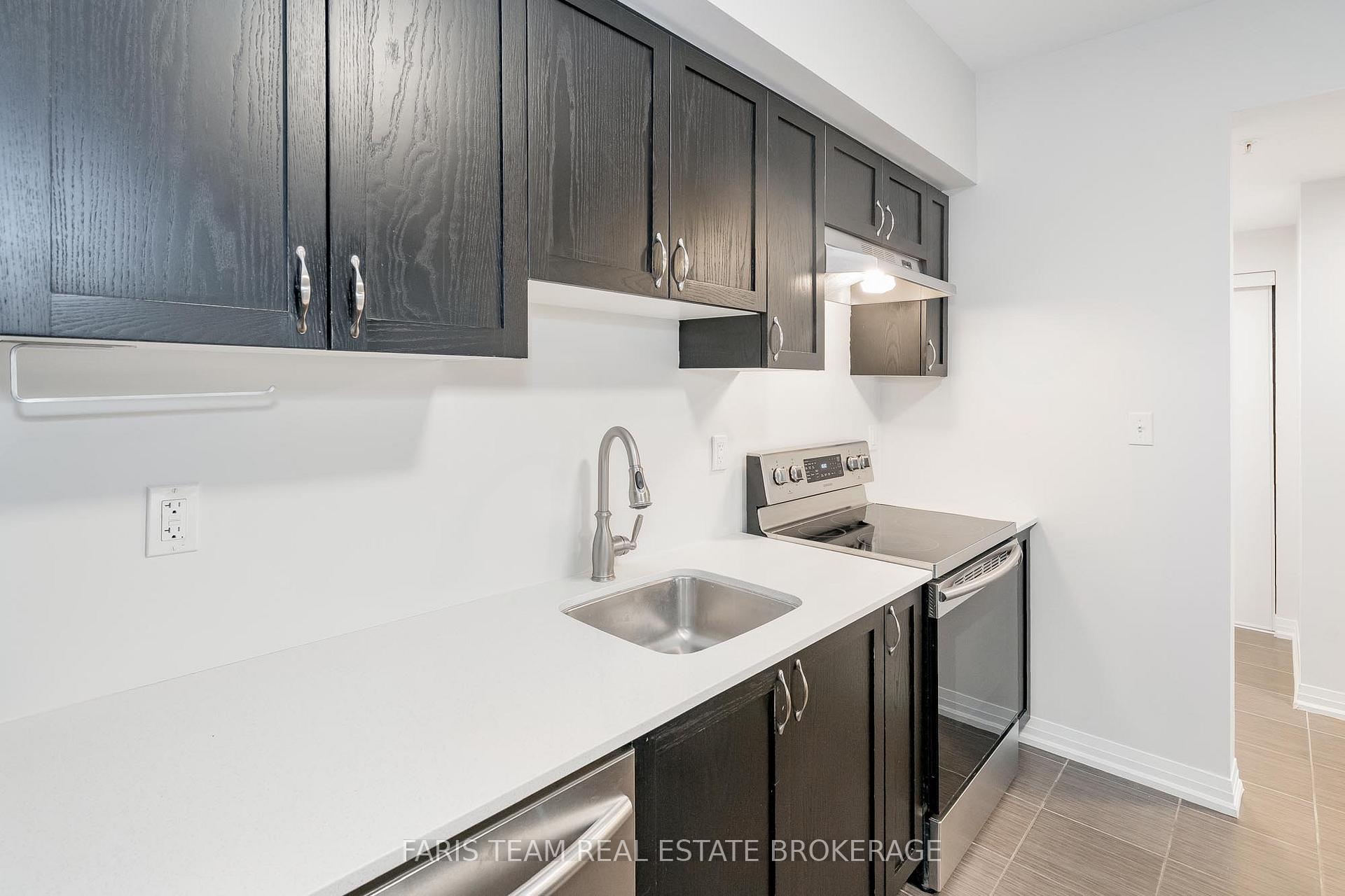 Photo 10 of Unit 403, 295 Cundles Road E, Barrie, Alliance — HOMEH