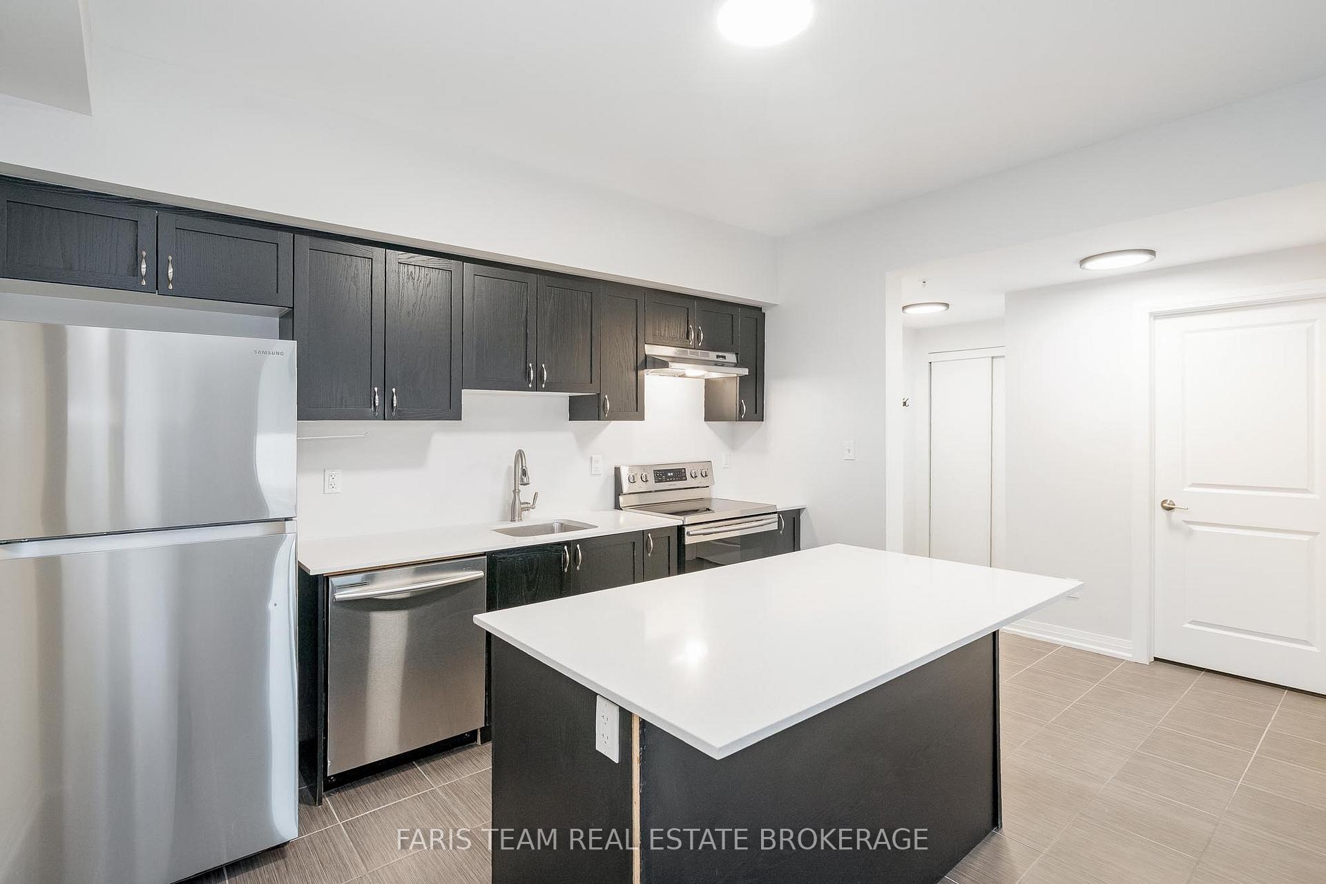 Photo 11 of Unit 403, 295 Cundles Road E, Barrie, Alliance — HOMEH