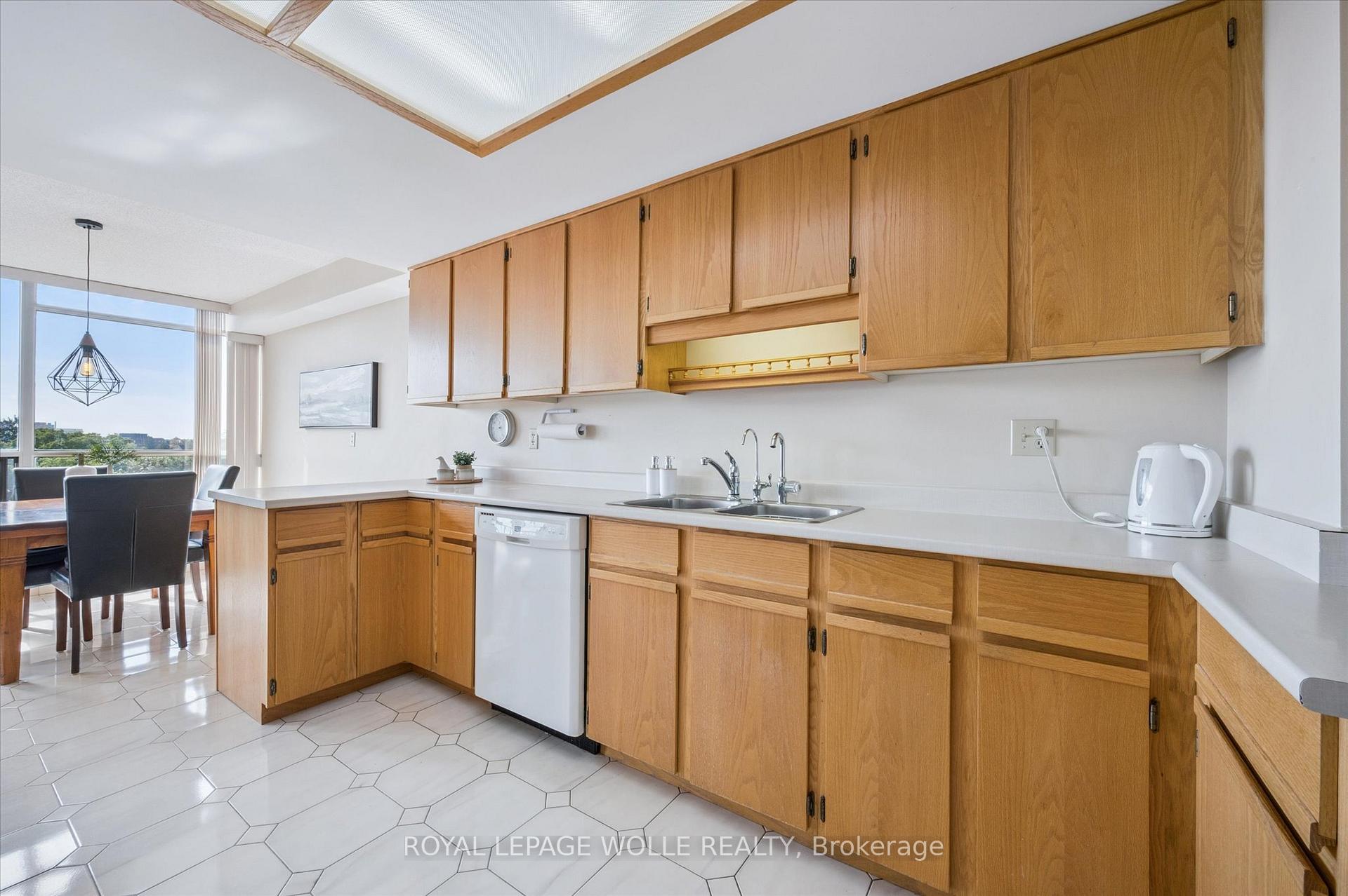 Photo 16 of Unit 903, 4 Willow Street, Waterloo — HOMEH