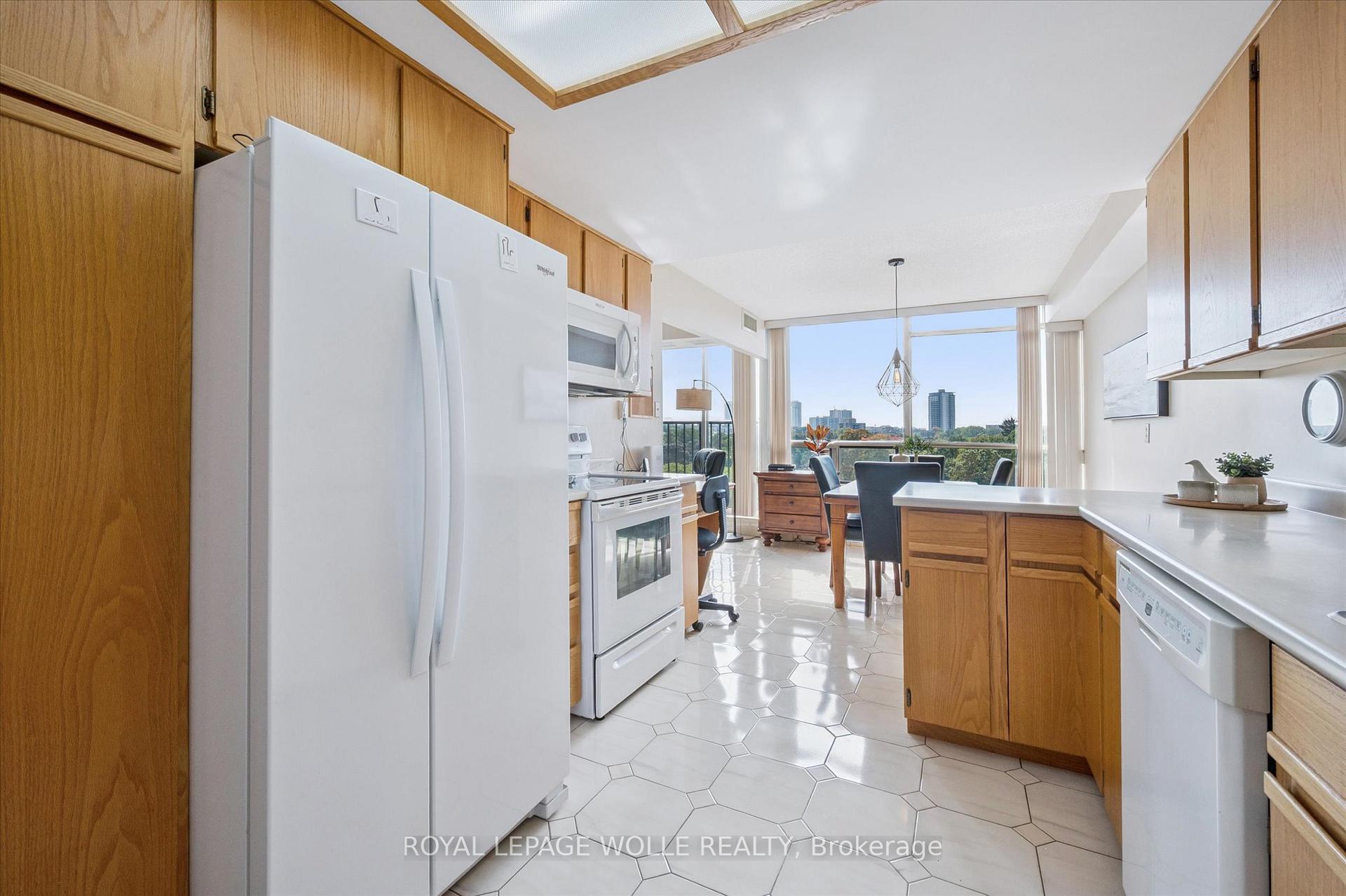 Photo 17 of Unit 903, 4 Willow Street, Waterloo — HOMEH