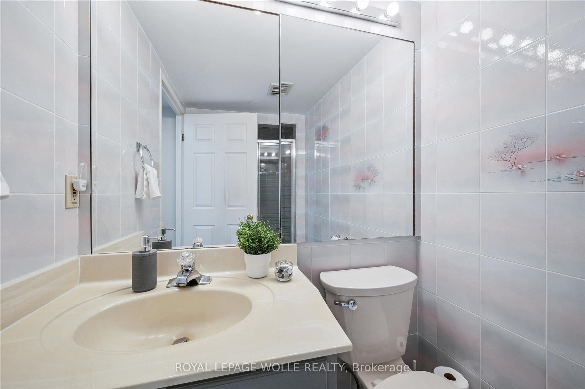 Photo 20 of Unit 903, 4 Willow Street, Waterloo — HOMEH