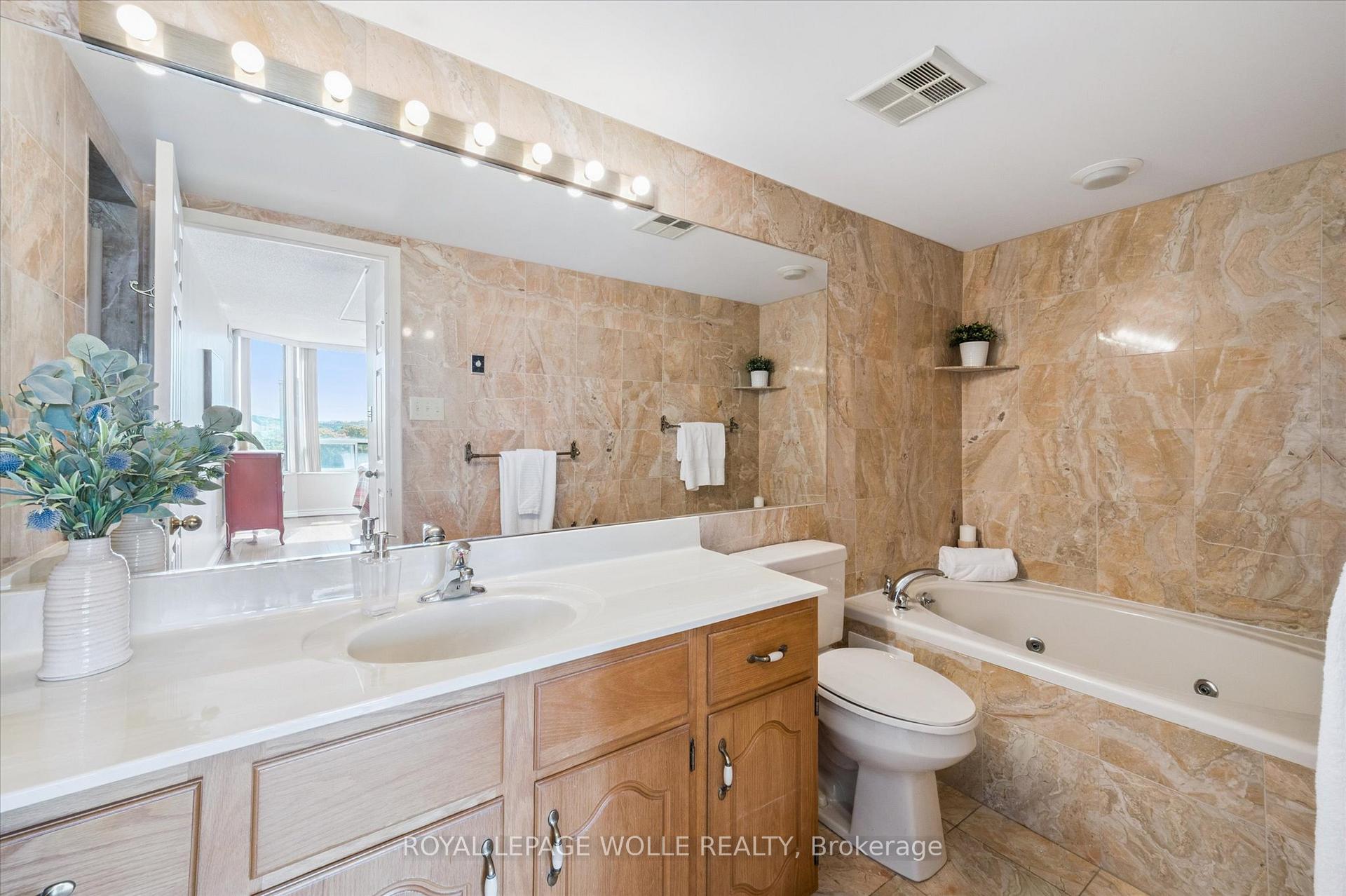 Photo 23 of Unit 903, 4 Willow Street, Waterloo — HOMEH