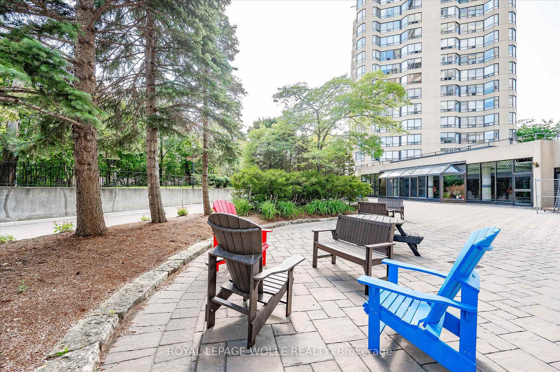 Photo 30 of Unit 903, 4 Willow Street, Waterloo — HOMEH