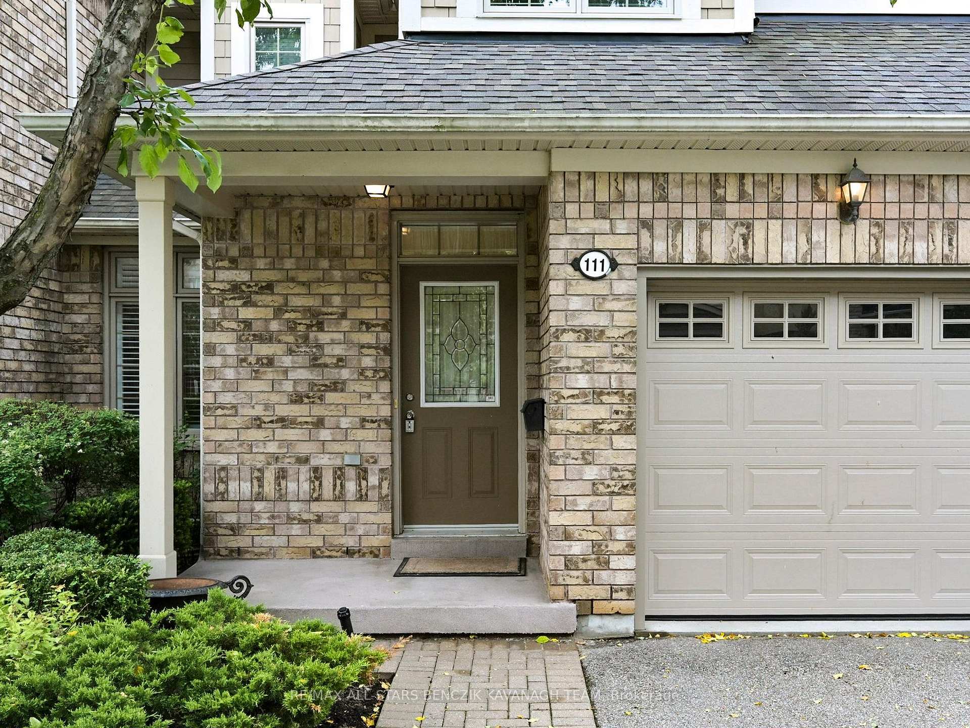 Photo 2 of 111 Louisbourg Way, Markham, Greensborough — HOMEH