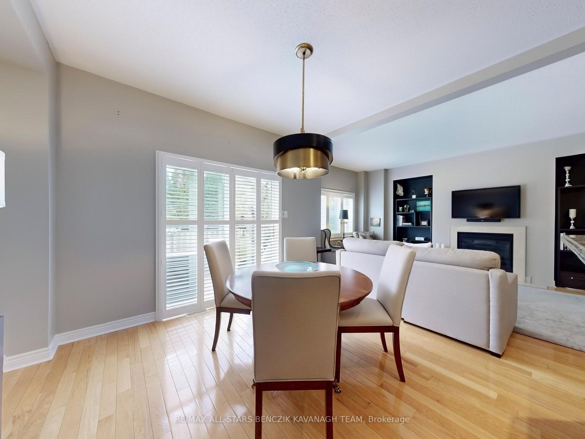 Photo 6 of 111 Louisbourg Way, Markham, Greensborough — HOMEH