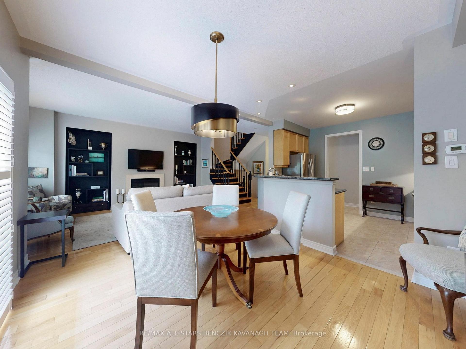 Photo 7 of 111 Louisbourg Way, Markham, Greensborough — HOMEH