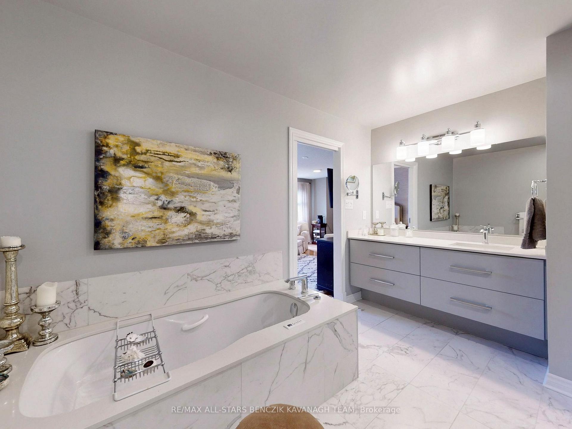 Photo 15 of 111 Louisbourg Way, Markham, Greensborough — HOMEH