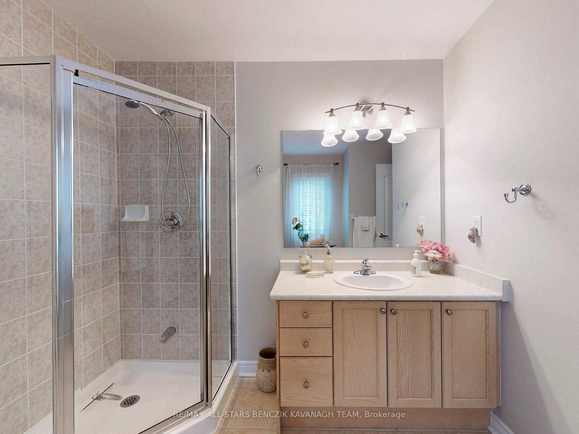 Photo 18 of 111 Louisbourg Way, Markham, Greensborough — HOMEH
