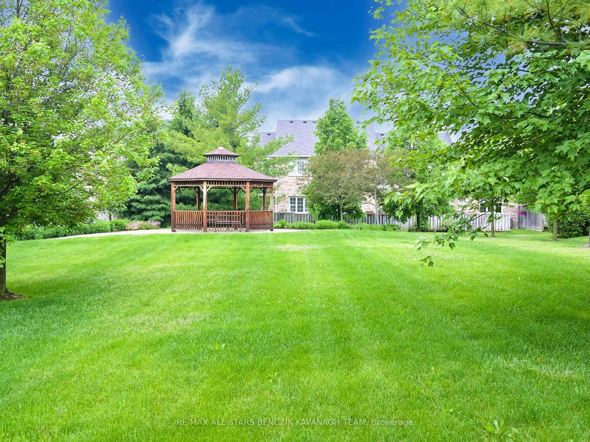 Photo 22 of 111 Louisbourg Way, Markham, Greensborough — HOMEH