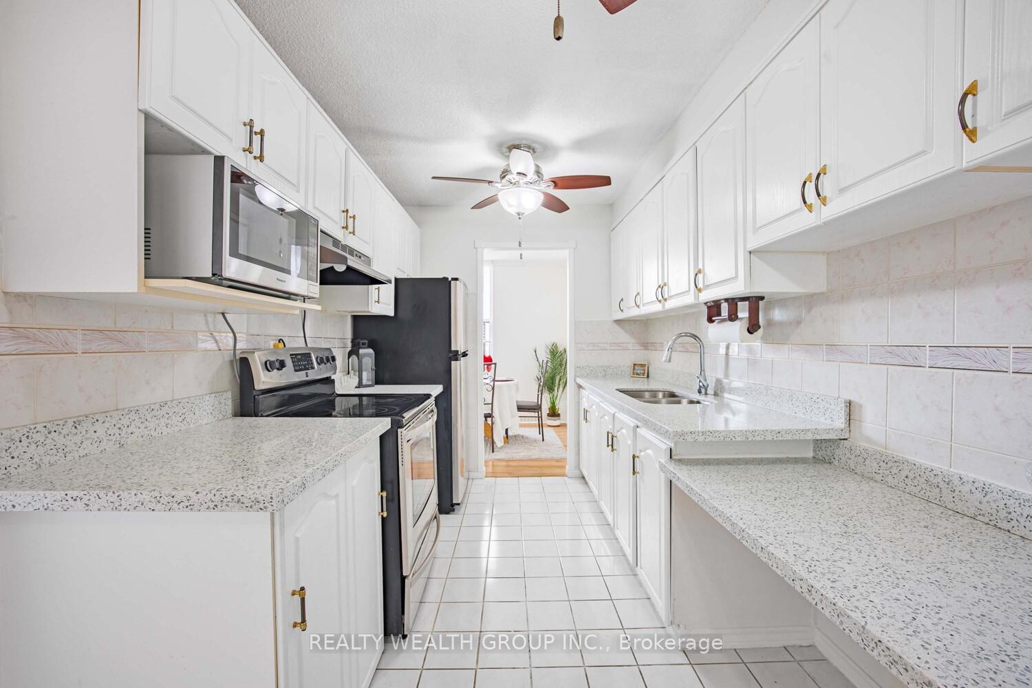 Photo 4 of Unit #1105, 90 Ling Road, Scarborough, West Hill — HOMEH