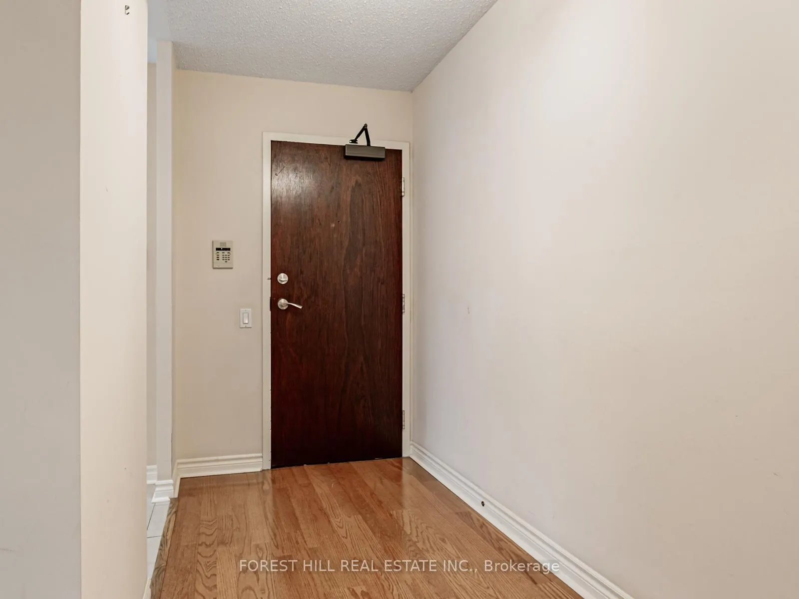 Photo 4 of Unit 310, 8 Covington Road, Toronto, Englemount-Lawrence — HOMEH