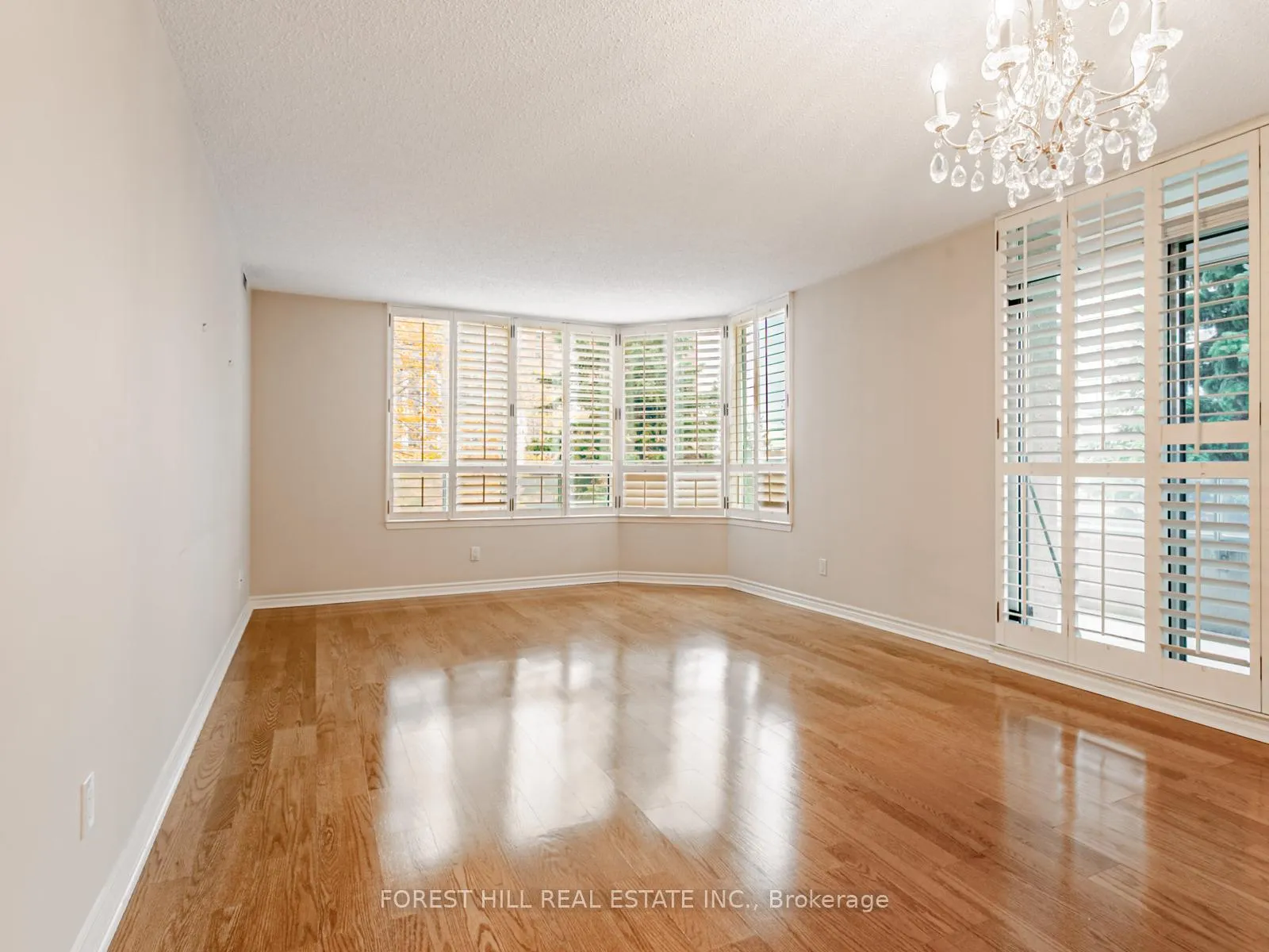 Photo 6 of Unit 310, 8 Covington Road, Toronto, Englemount-Lawrence — HOMEH