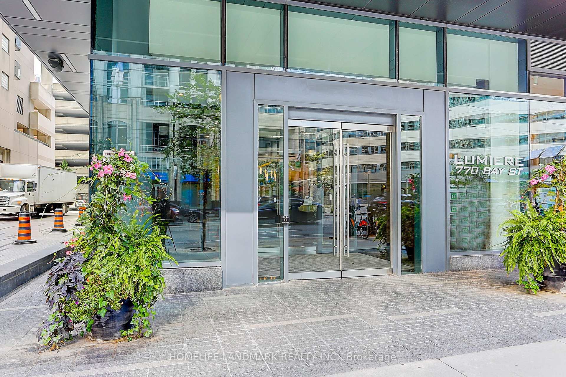 Photo 5 of Unit 1504, 770 Bay Street, Toronto, Bay Street Corridor — HOMEH