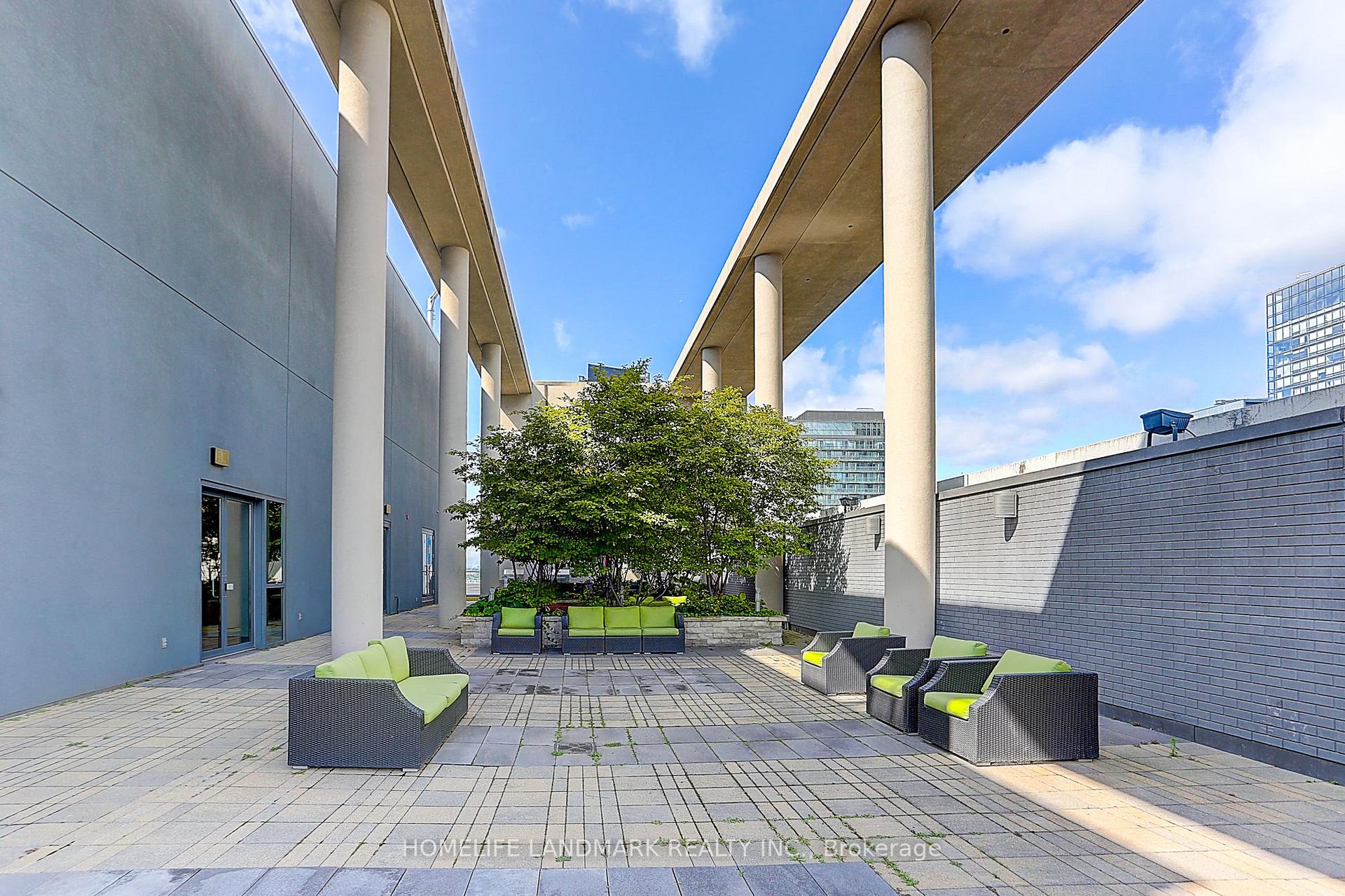 Photo 6 of Unit 1504, 770 Bay Street, Toronto, Bay Street Corridor — HOMEH