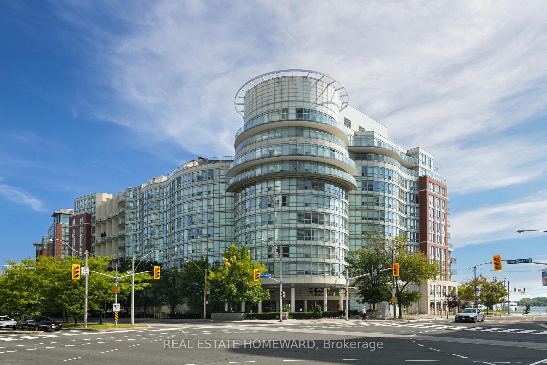 Photo 2 of Unit 201, 550 Queens Quay W, Toronto, Waterfront Communities — HOMEH