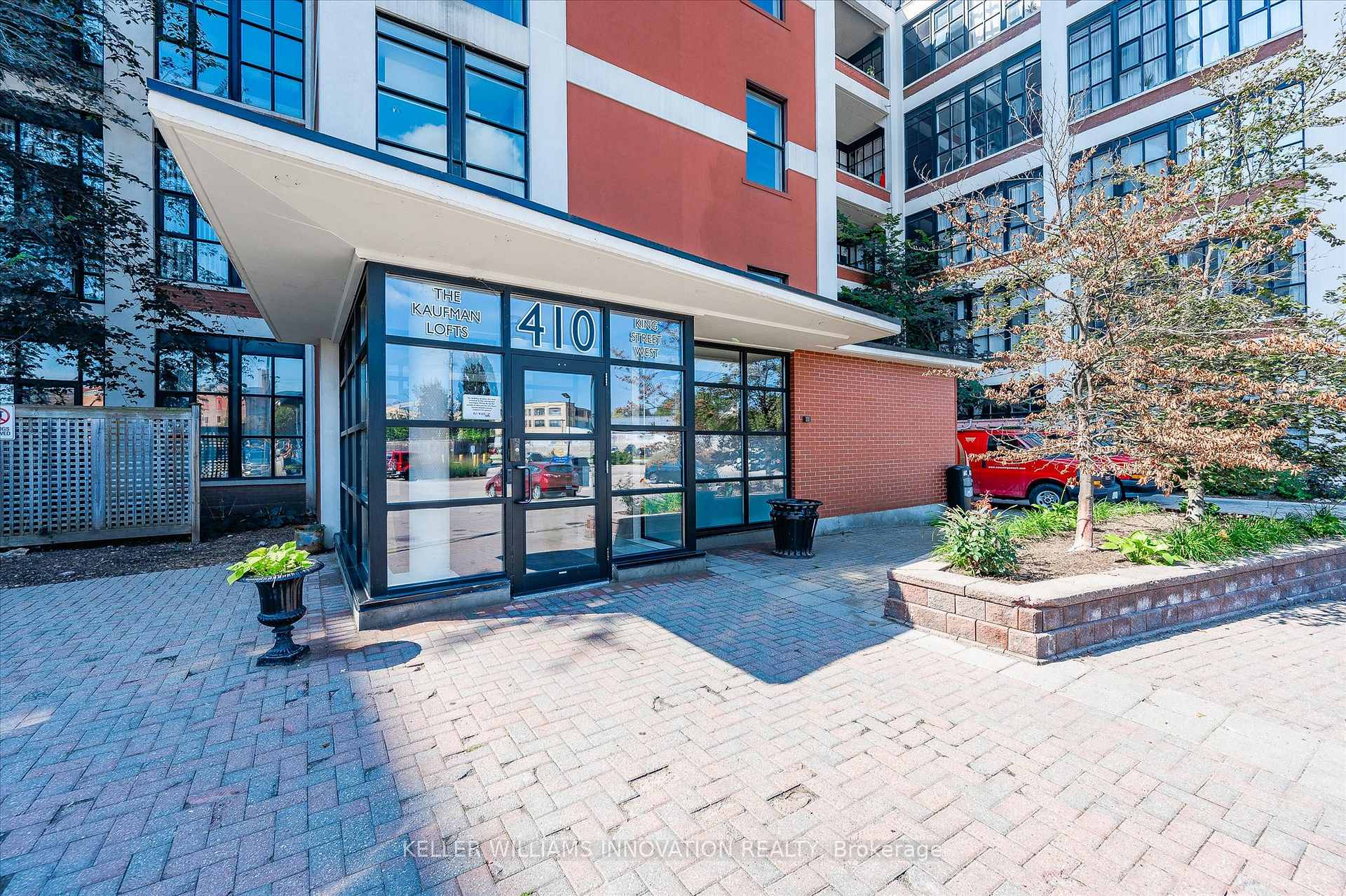 Photo 4 of Unit 116, 410 King Street W, Kitchener, City Commercial Core — HOMEH